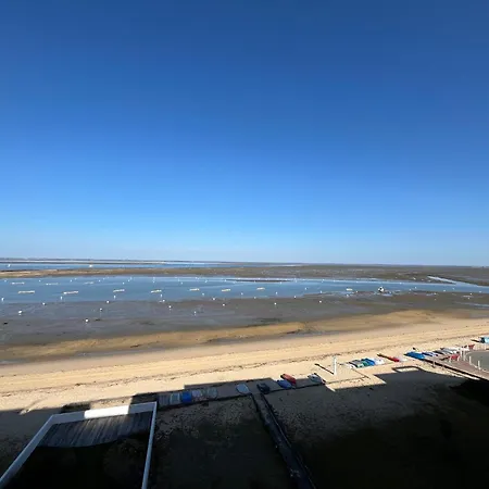 - T3 Avec Terrasse, Vue Et Parking *